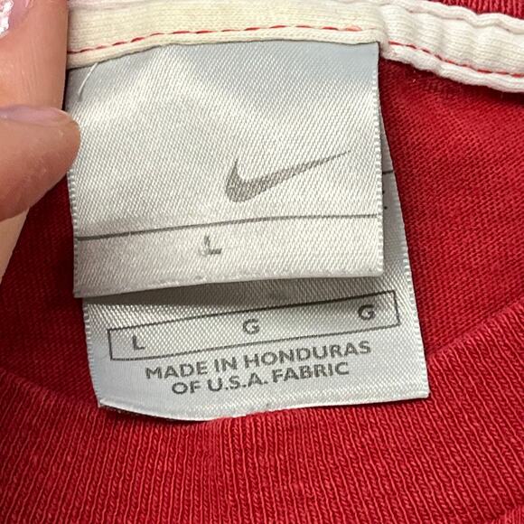 Nike Y2K 2000s Red & White Mens L Mini Swoosh Short Sleeve Cotton T-Shirt Sporty - Picture 3 of 8